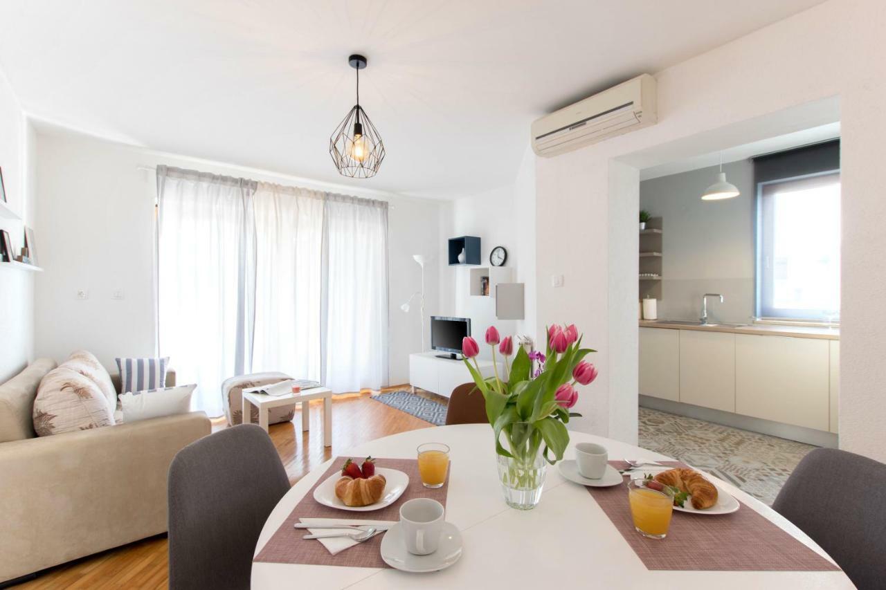 App Lov Apartment Umag Bagian luar foto