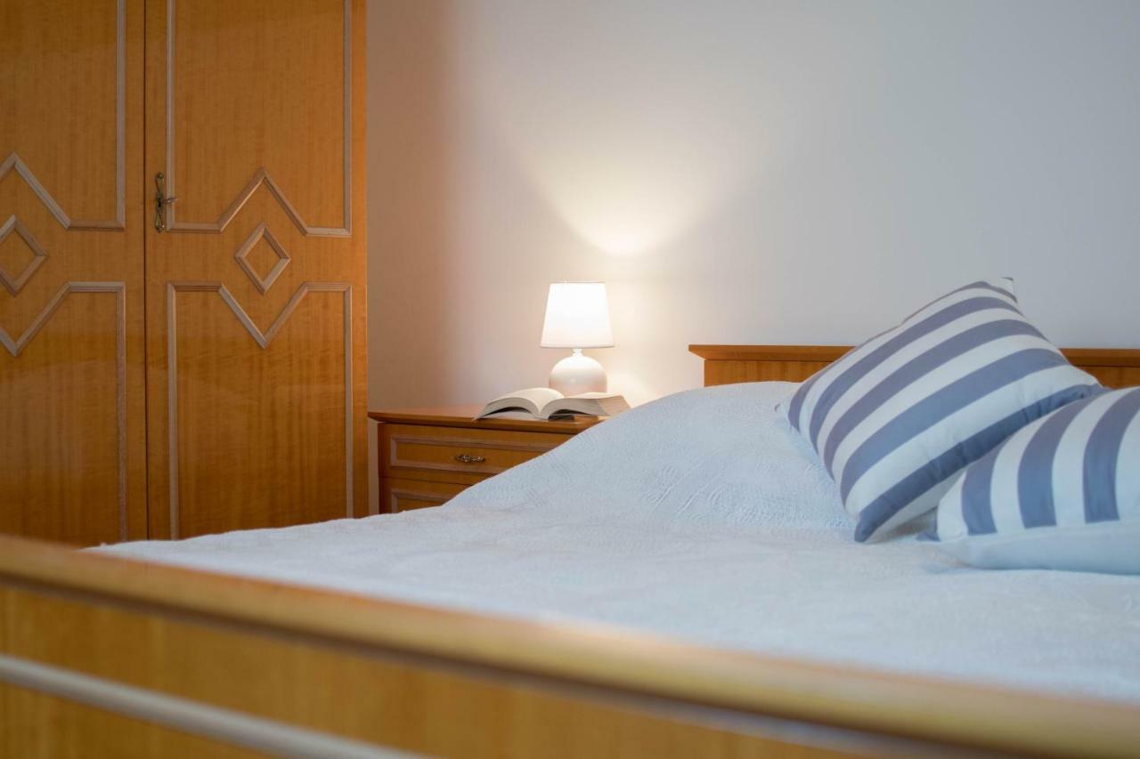 App Lov Apartment Umag Bagian luar foto