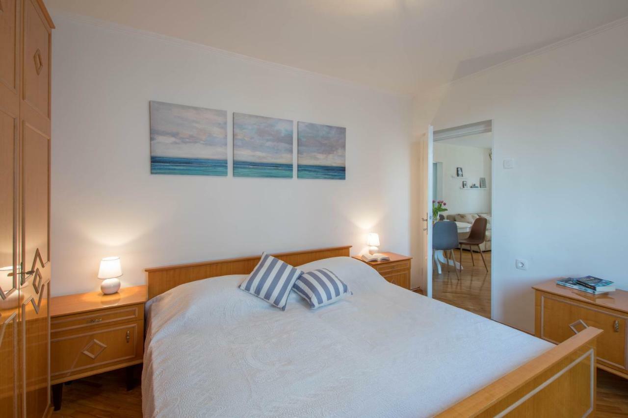 App Lov Apartment Umag Bagian luar foto