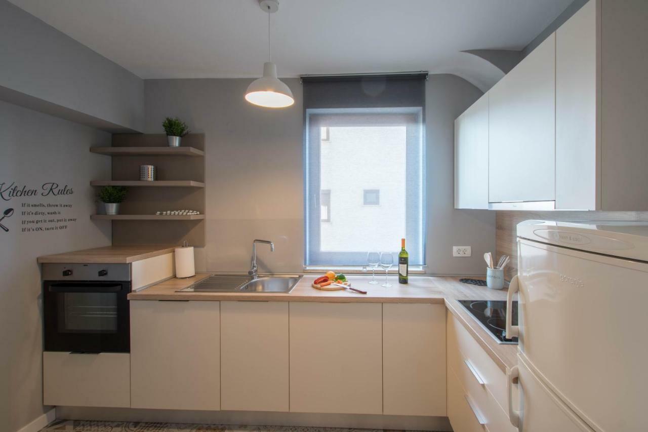 App Lov Apartment Umag Bagian luar foto