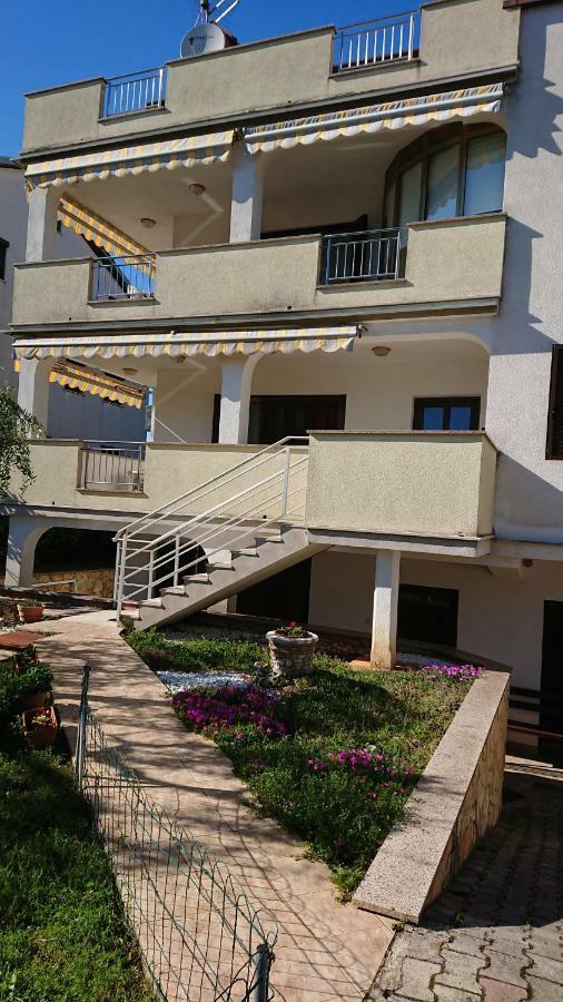 App Lov Apartment Umag Bagian luar foto